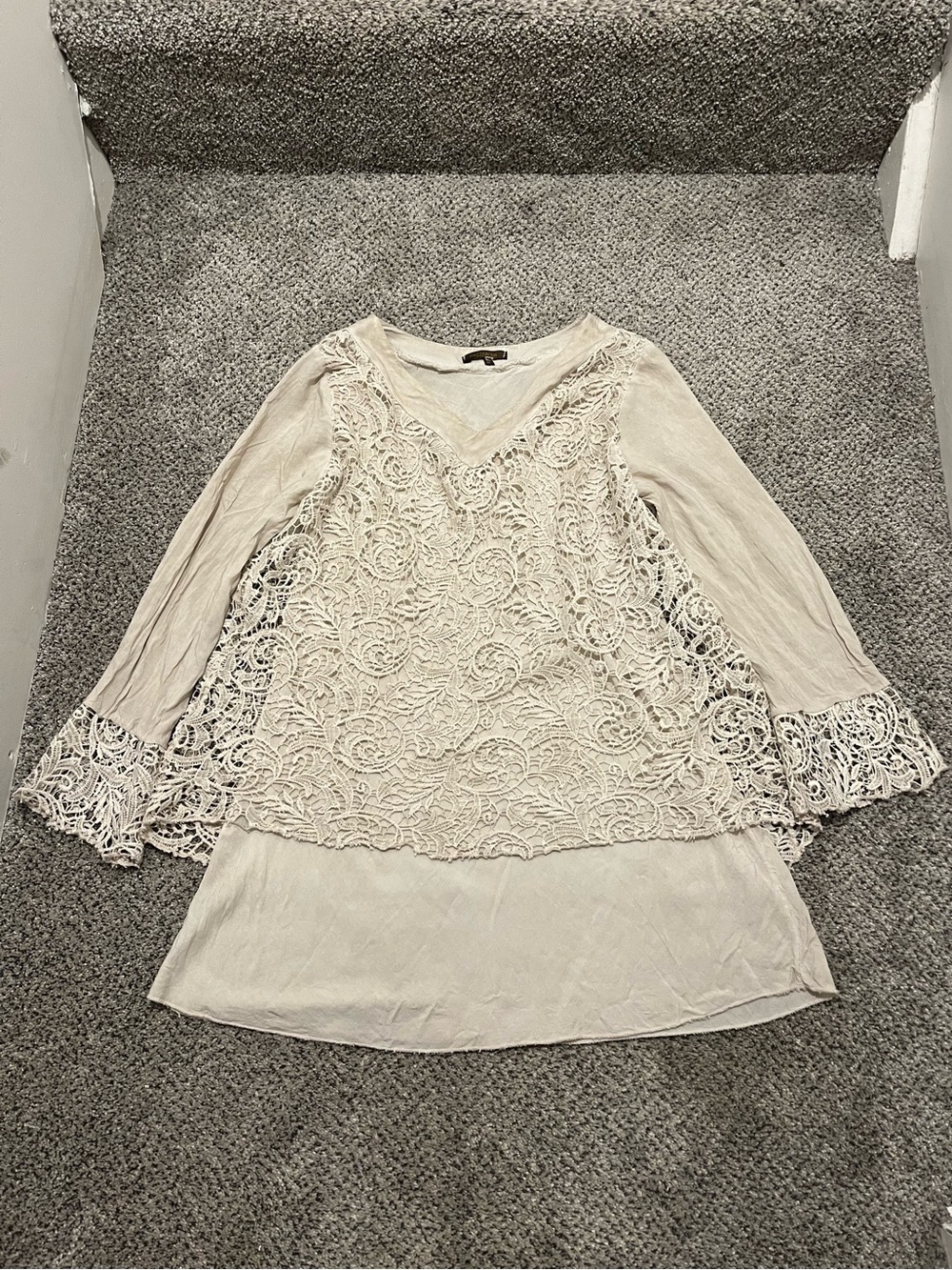 Piazza Roma cream Blouse Women’s Size medium